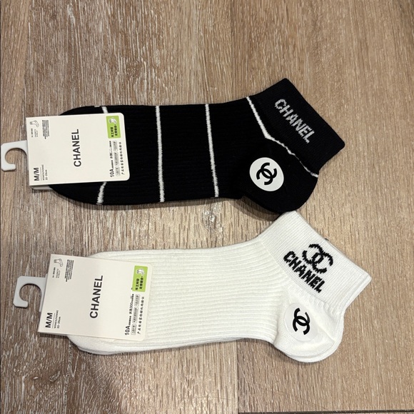 Chanel Black and white gwp Socks bundle of 2 - Picture 2 of 2